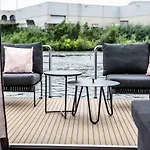 The Coon Tinyfloatinghome Botel