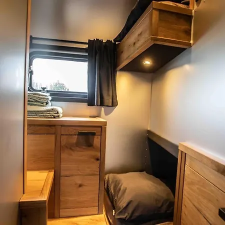 The Coon Tinyfloatinghome