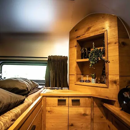 The Coon Tinyfloatinghome דן בוש