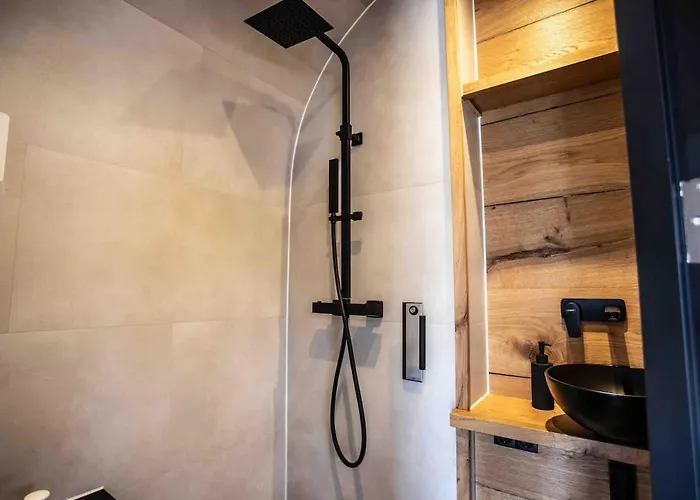 The Coon Tinyfloatinghome ספינת מלון *