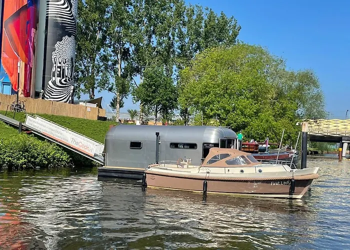 Πλωτό κατάλυμα The Coon Tinyfloatinghome *