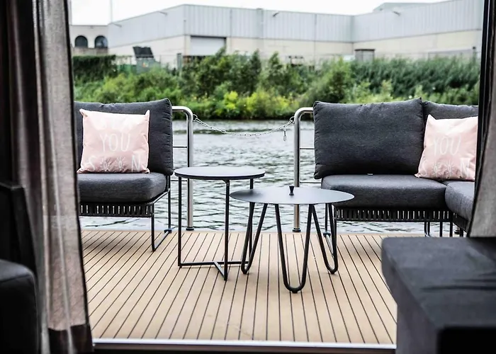 The Coon Tinyfloatinghome Πλωτό κατάλυμα