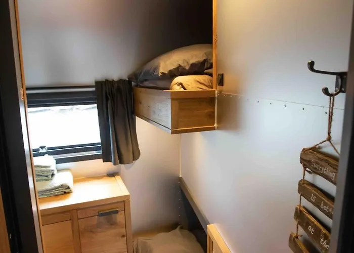 Πλωτό κατάλυμα The Coon Tinyfloatinghome